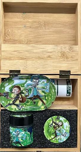 Wood Display Kit Rick and Morty